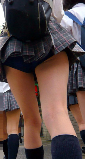 Asiatische schoolgirms Beine pics und