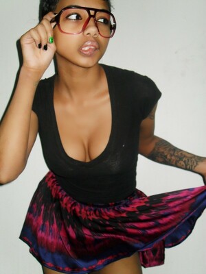 Busty amateur chick posing on cam in